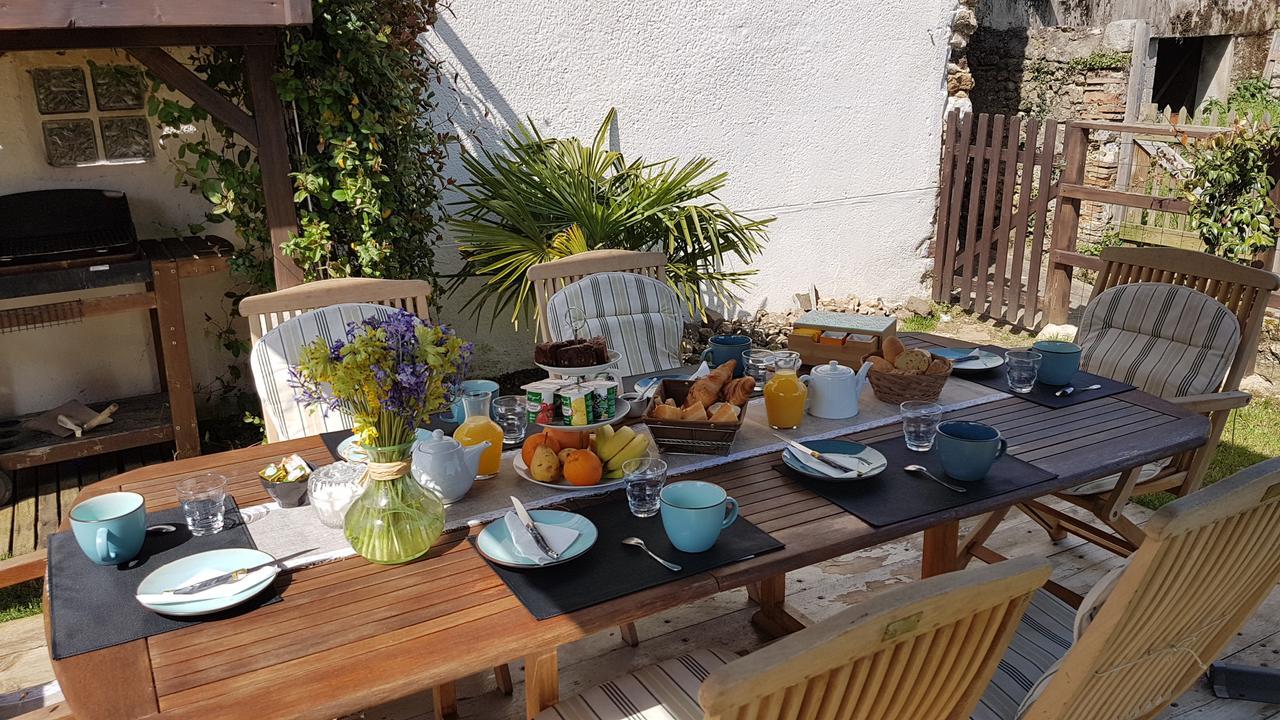 La Belmontaise Acomodação com café da manhã Beaumont-sur-Sarthe Exterior foto