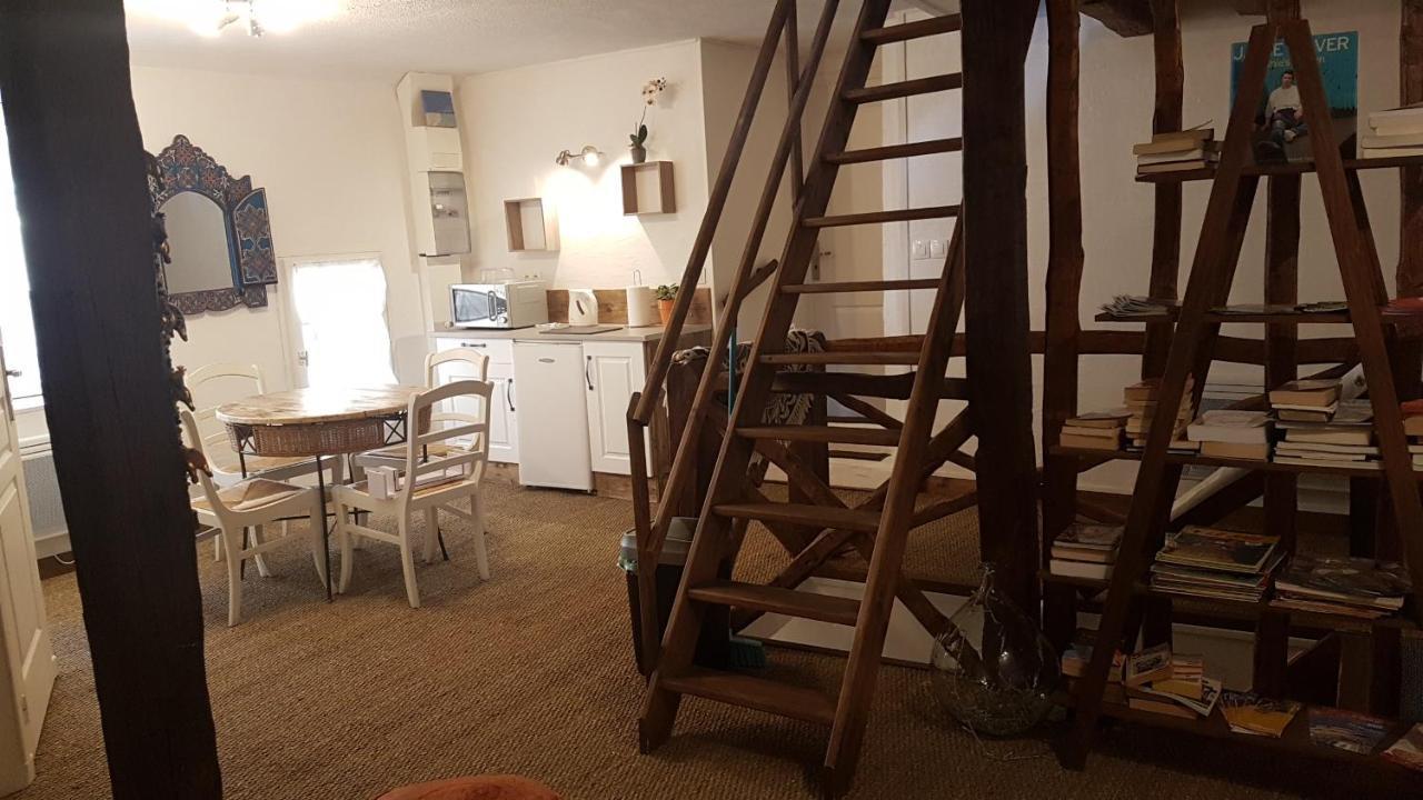 La Belmontaise Acomodação com café da manhã Beaumont-sur-Sarthe Exterior foto